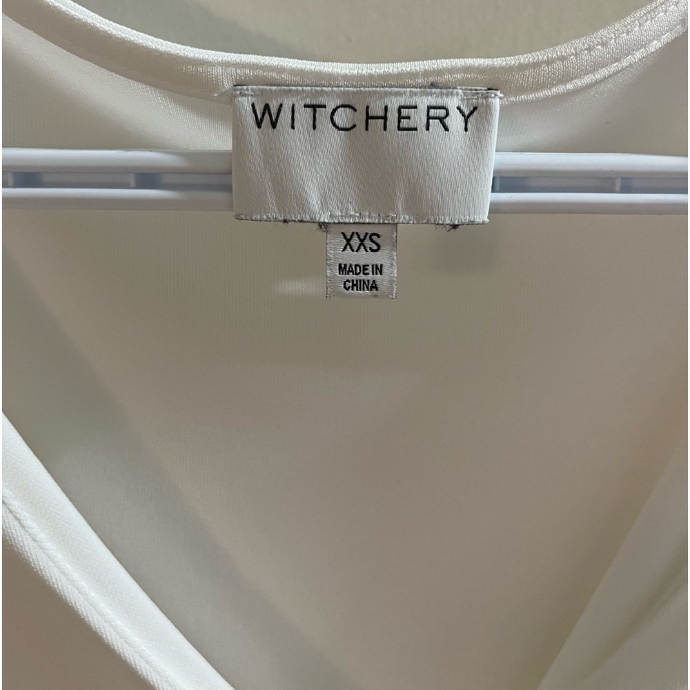 Short sleeve blouse - Witchery -XXS  -          100 % viscose material.